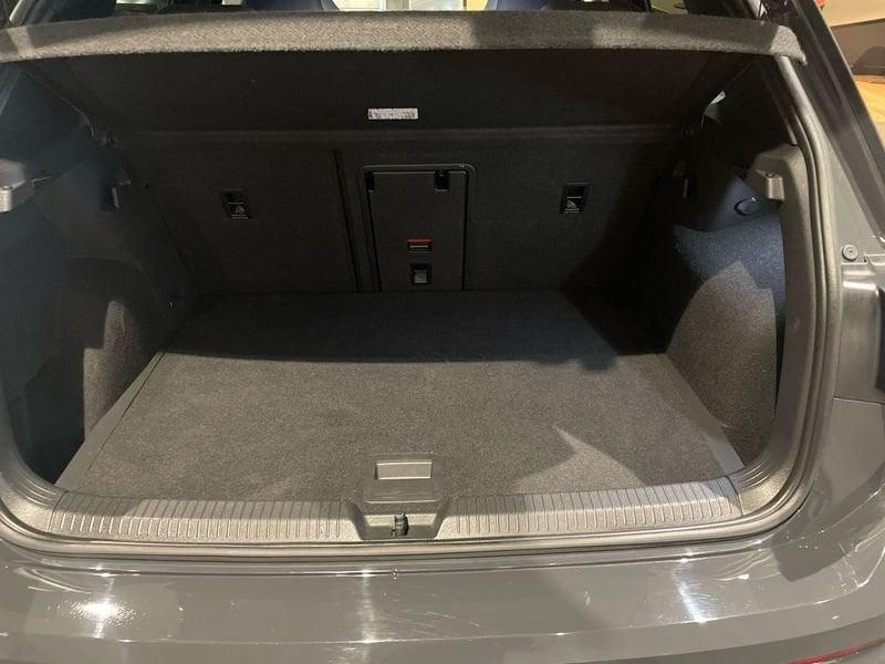 Volkswagen Golf 2.0 tdi R-Line 150cv dsg