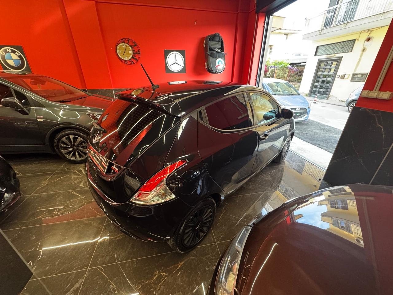 Lancia Ypsilon 1.2 69 CV 5 porte GPL Ecochic Black and Noir