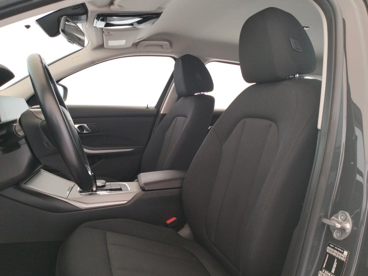 BMW 318d Touring mhev 48V Business Advantage auto - IVA ESPOSTA