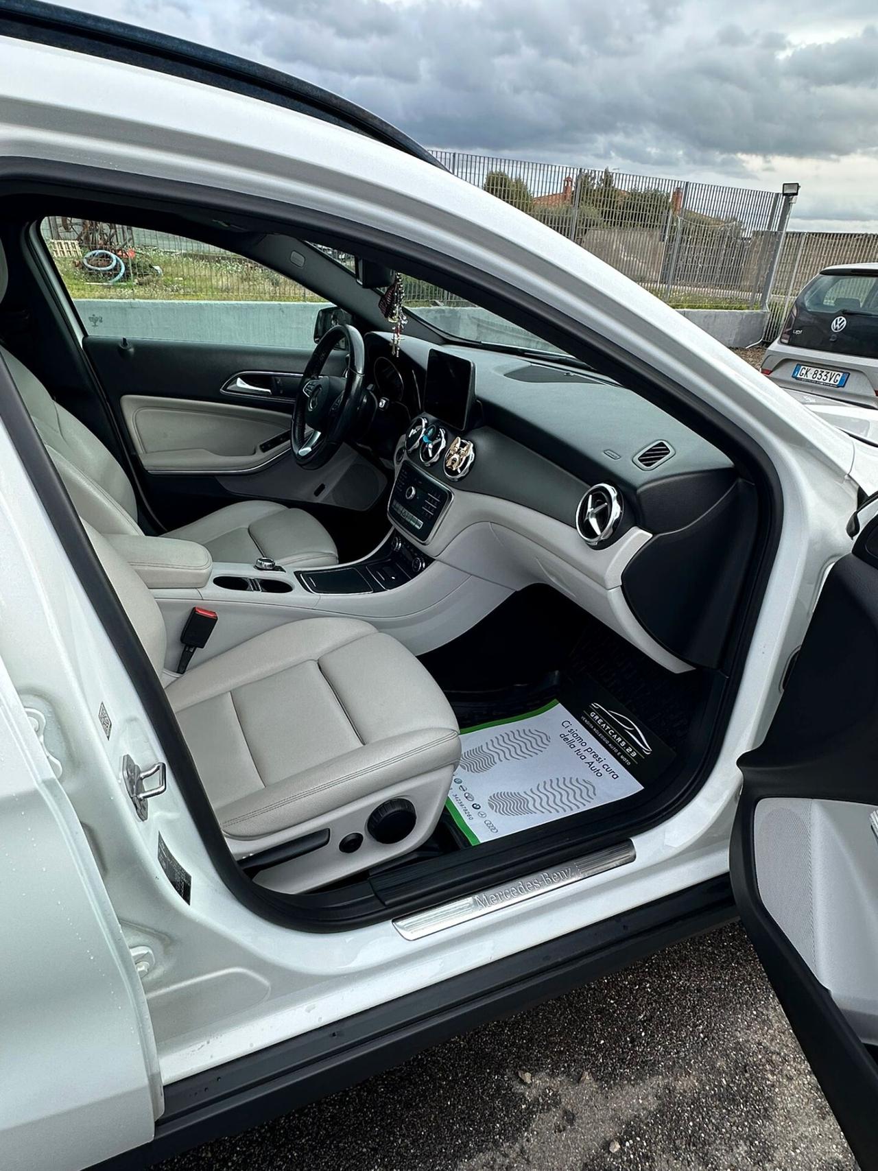 Mercedes-benz GLA 200 d Automatic Premium