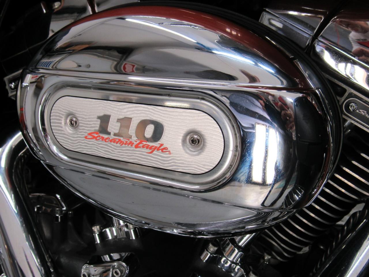 Harley-davidson CVO Ultra Classic Electra Glide SCREAMING EAGLE