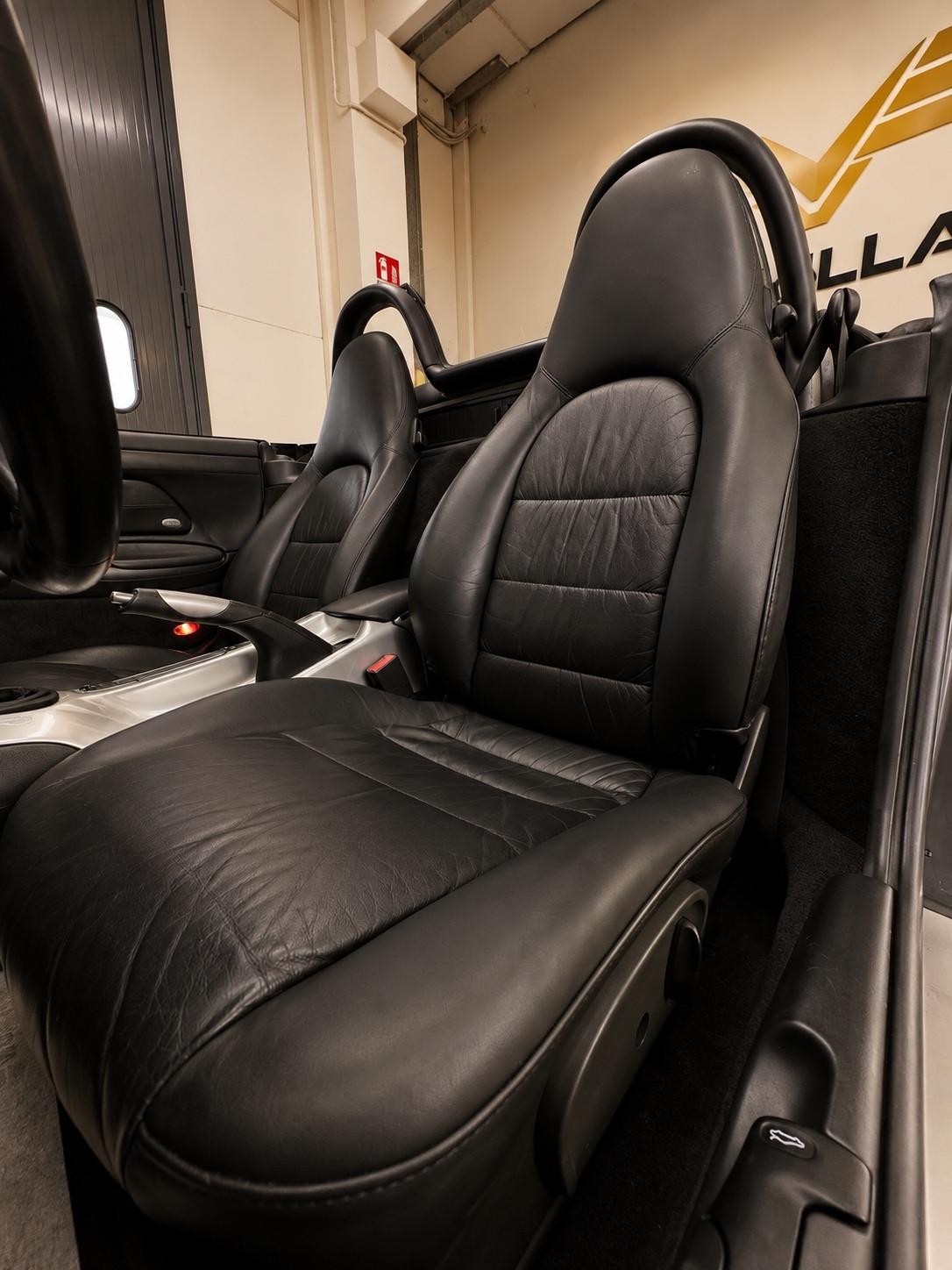 Porsche Boxster 2.5i 24V cat