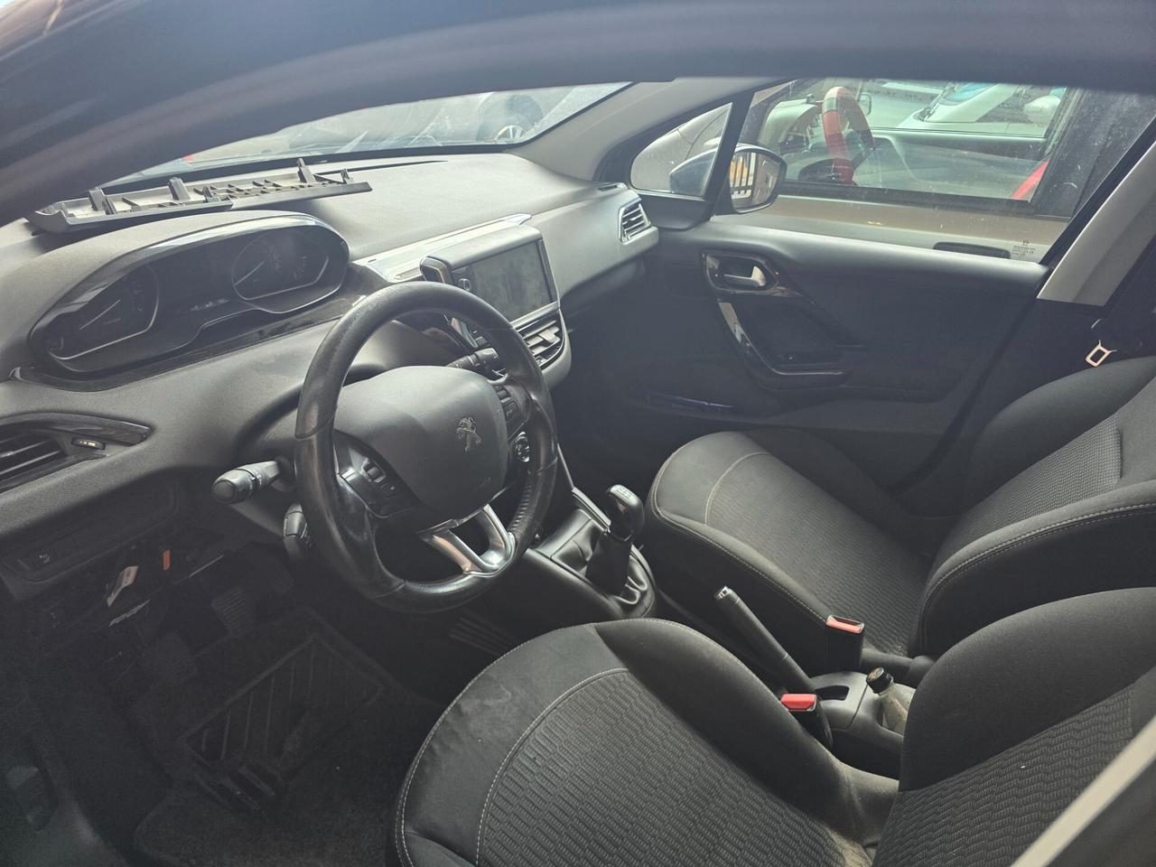 Peugeot 208 PureTech 82 5 porte Allure