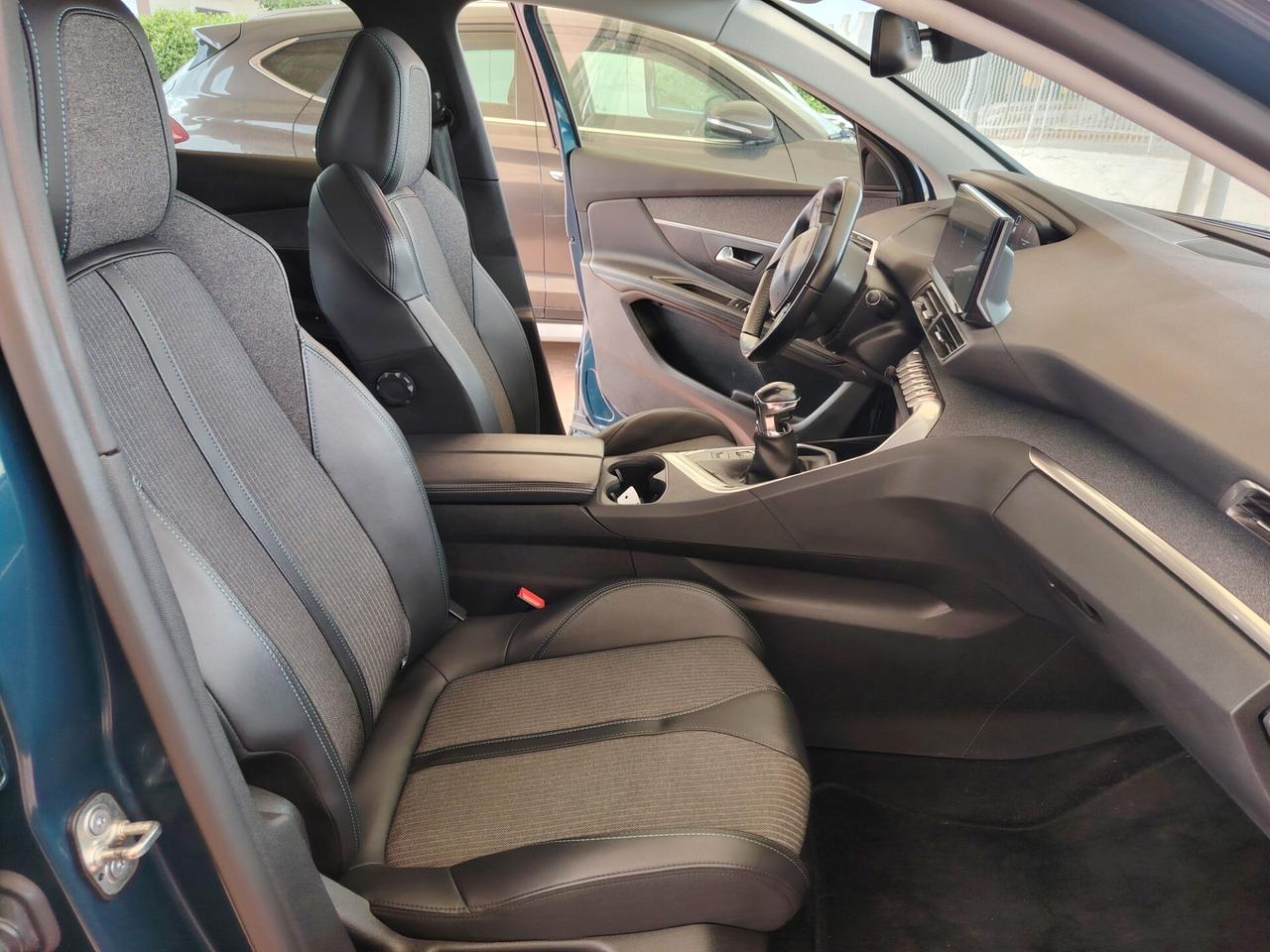 Peugeot 3008 BlueHDi 130 S&S Allure 2022