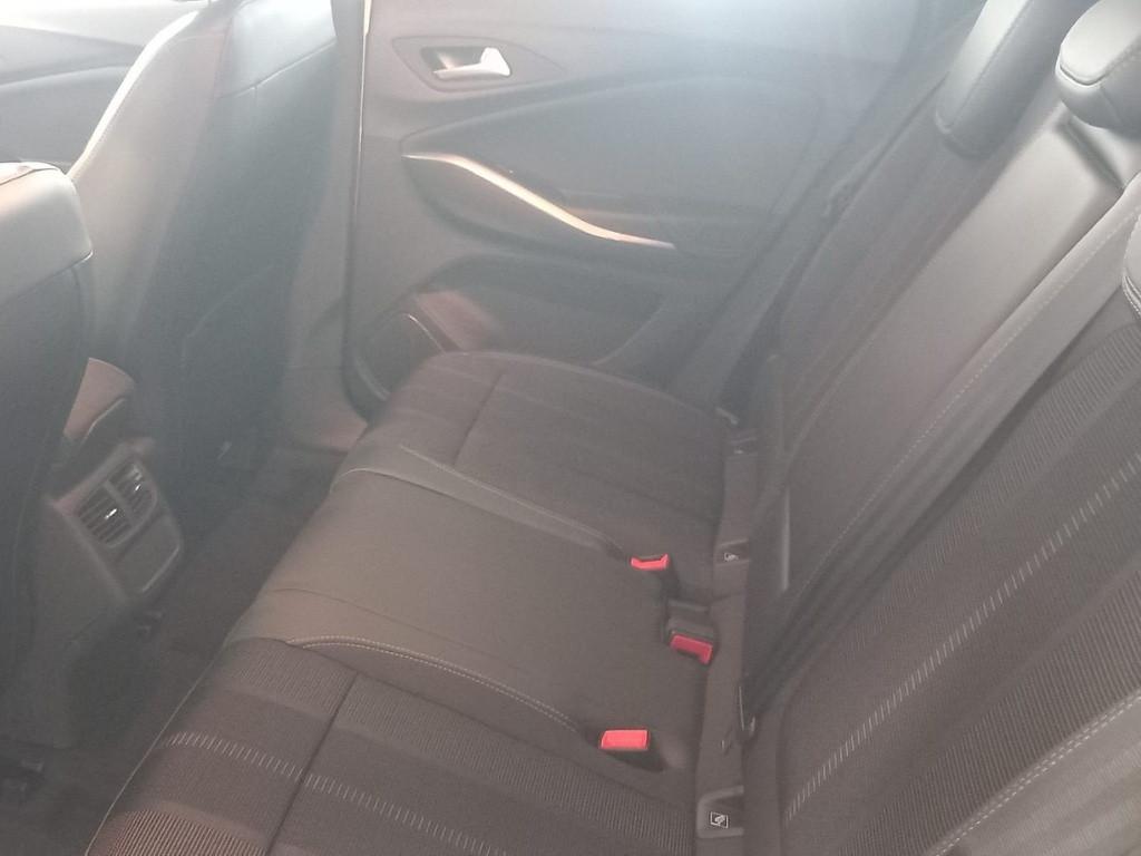 OPEL GRANDLAND GS HYBRID 136 HP