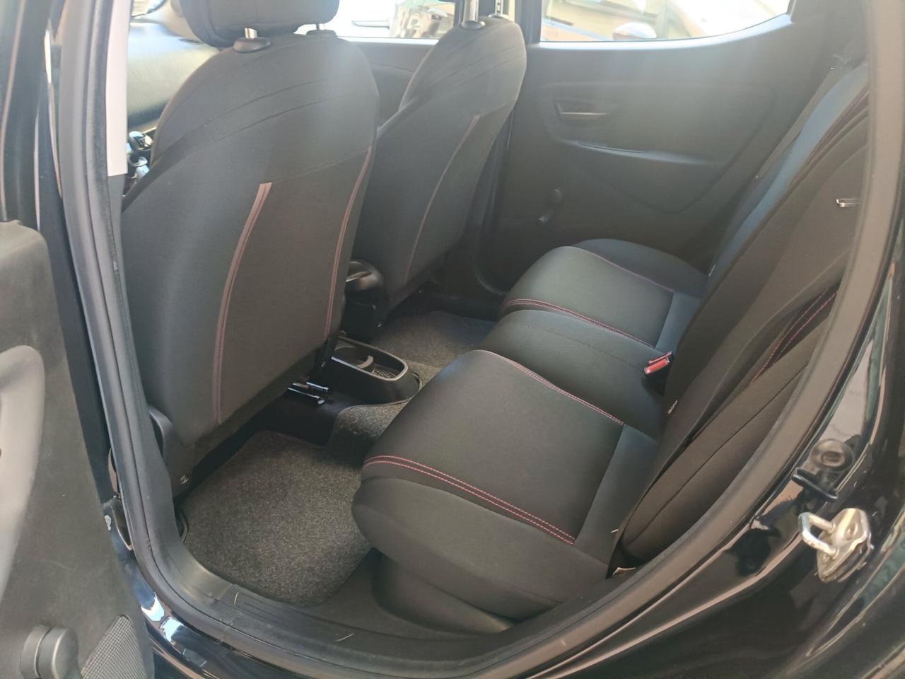 LANCIA YPSILON ELEFANTINO-METANO-Euro6450