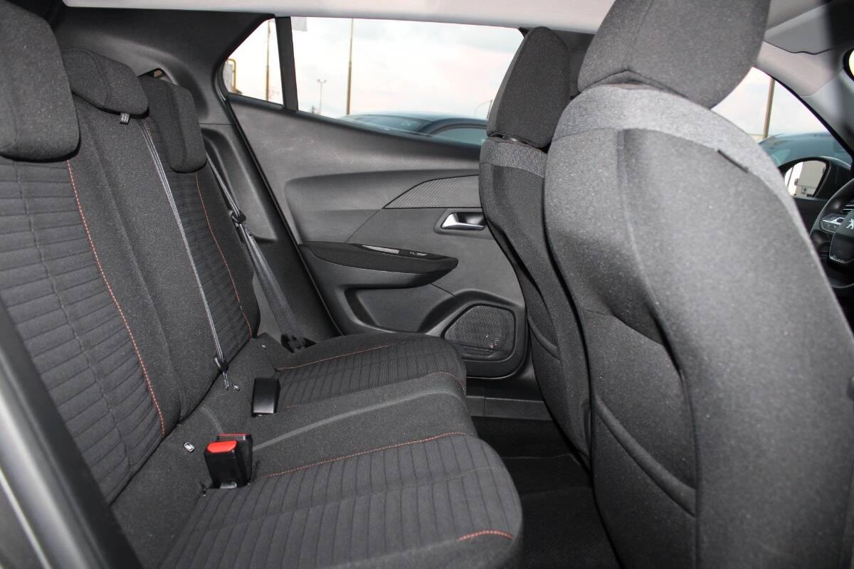 Peugeot 2008 1.2 puretech Active s&s 100cv Con NAVIGATORE