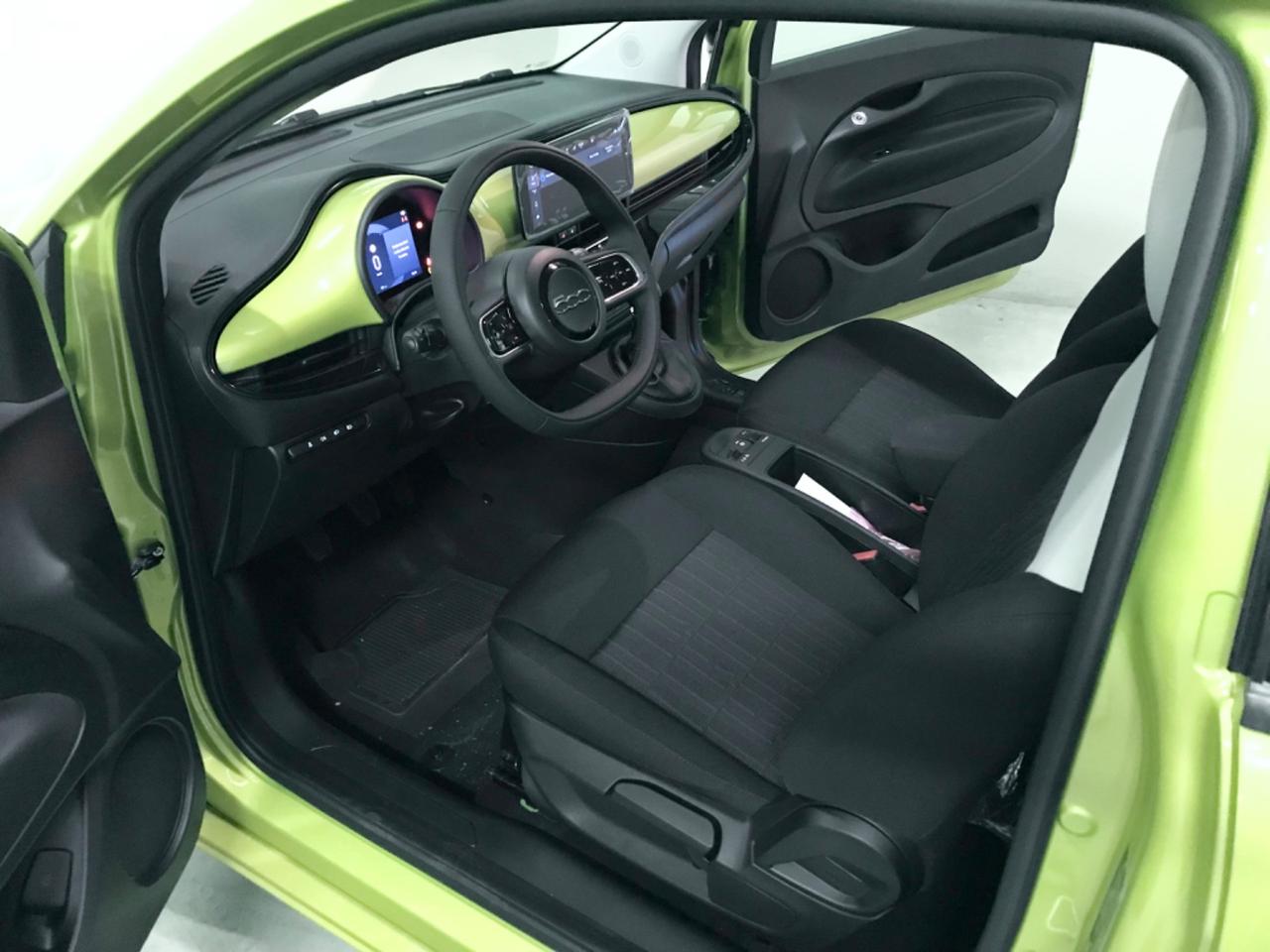 Fiat 500 Berlina Hybrid Icon