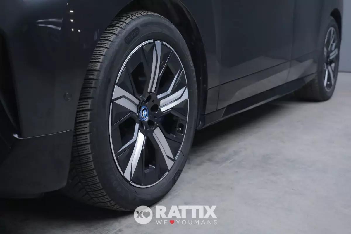 BMW iX motore elettrico 240KW Sport xDrive40 Auto