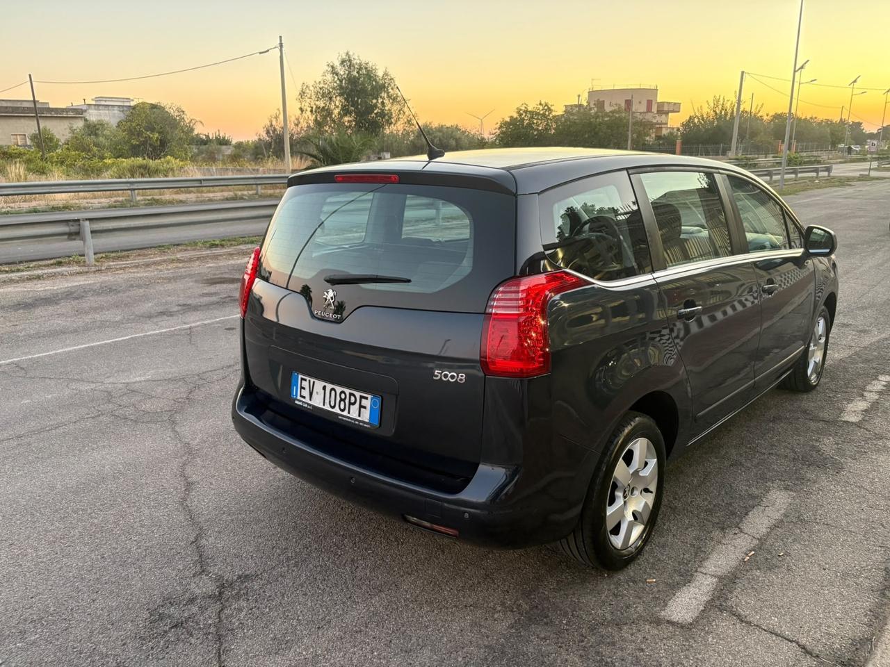 Peugeot 5008 1.6 HDi 7 posti Unipro 2014