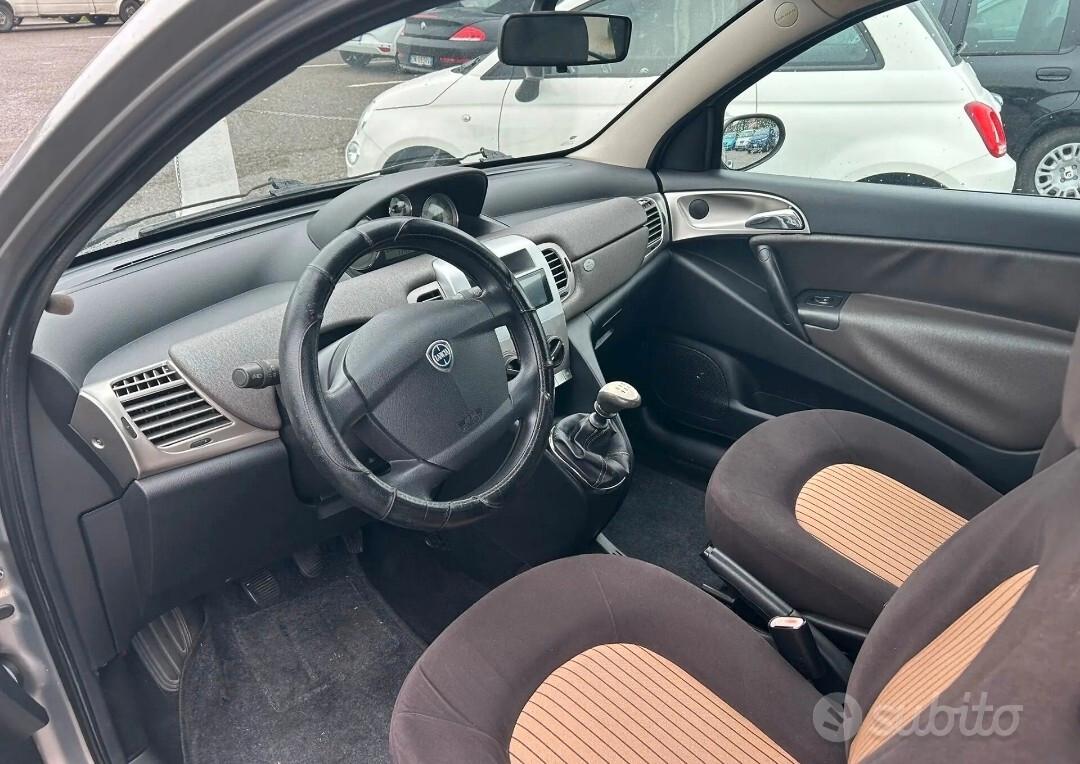 Lancia Ypsilon 1.2 Oro GPL