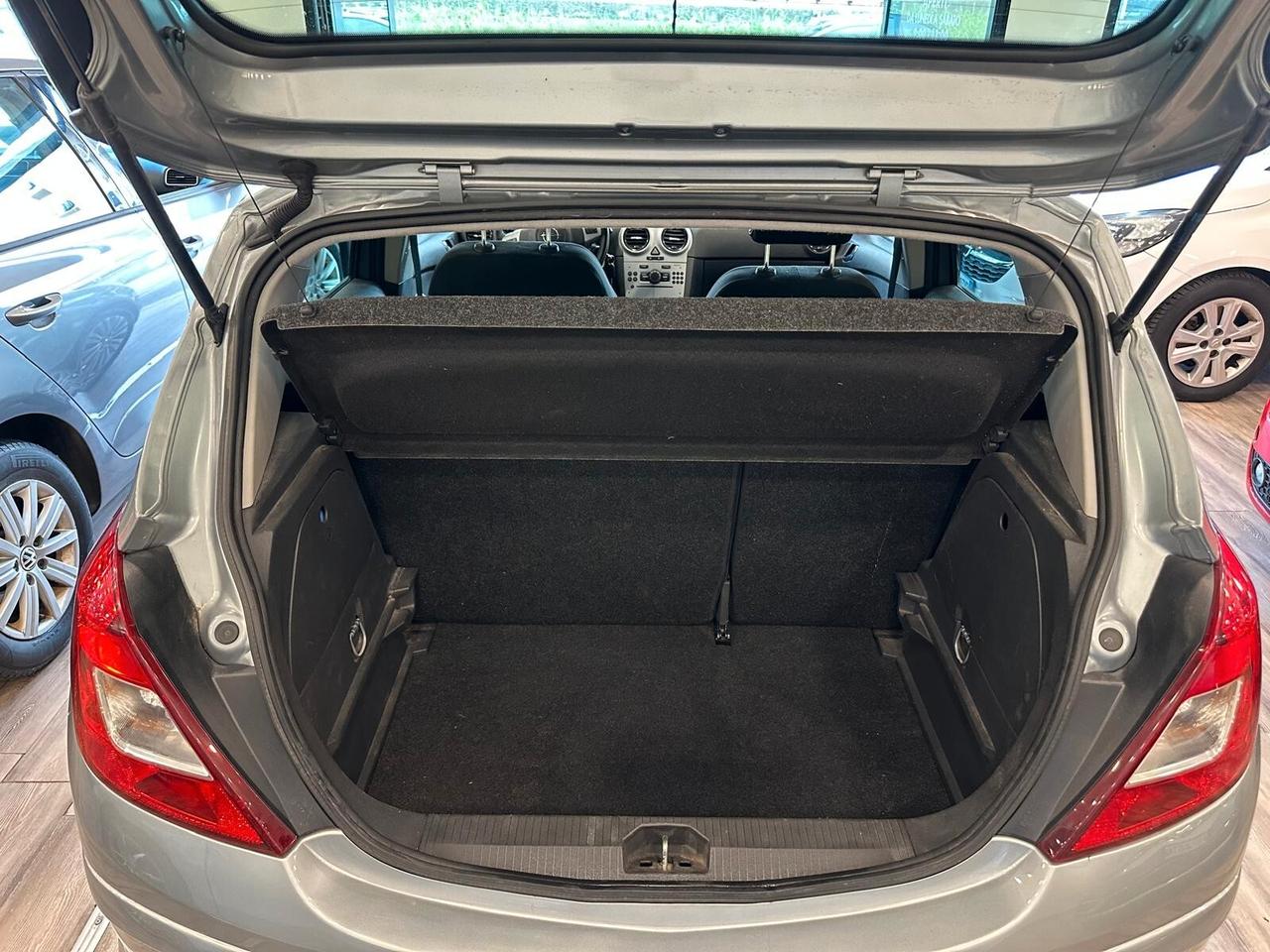 Opel Corsa 1.2 5 porte Cosmo