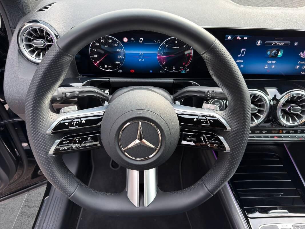 Mercedes Classe GLA 200 d AMG Line Premium Tetto Cerchio 20