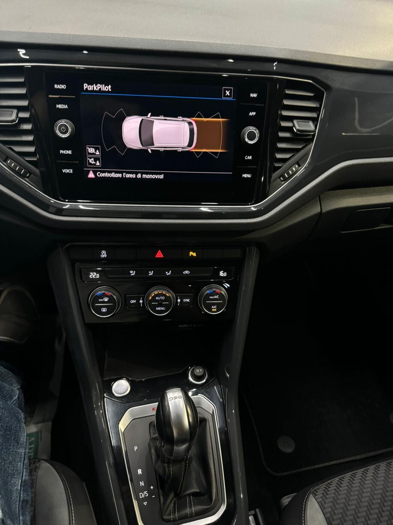 VOLKSWAGEN T-ROC RLINE