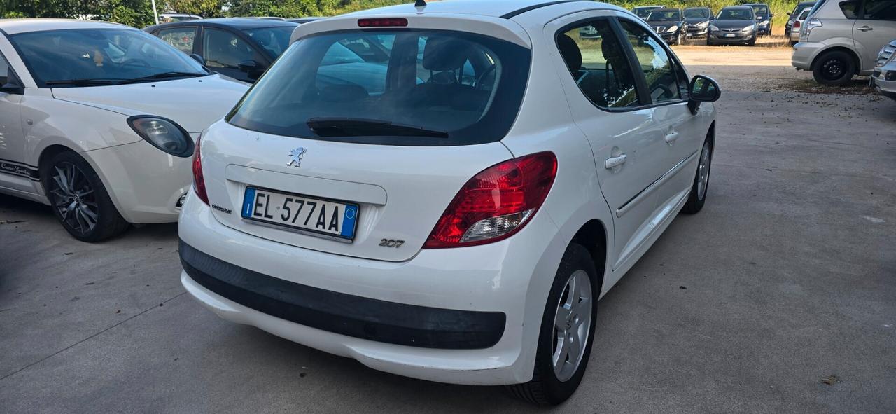 Peugeot 207 1.4 diesel 70CV 5p.ottima per nuovi patentati