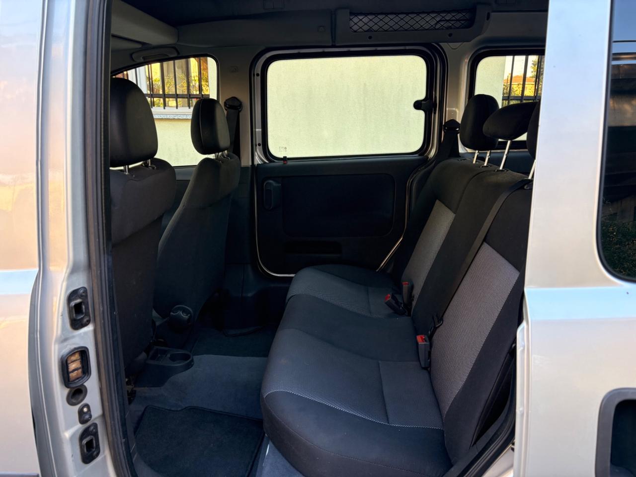 Opel Combo 1.3 CDTI 75CV 5p Gancio Traino 2011