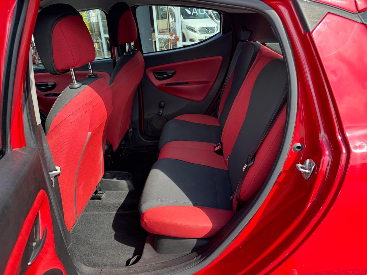 Lancia Ypsilon 1.2 69 CV 5 porte S&S Silver