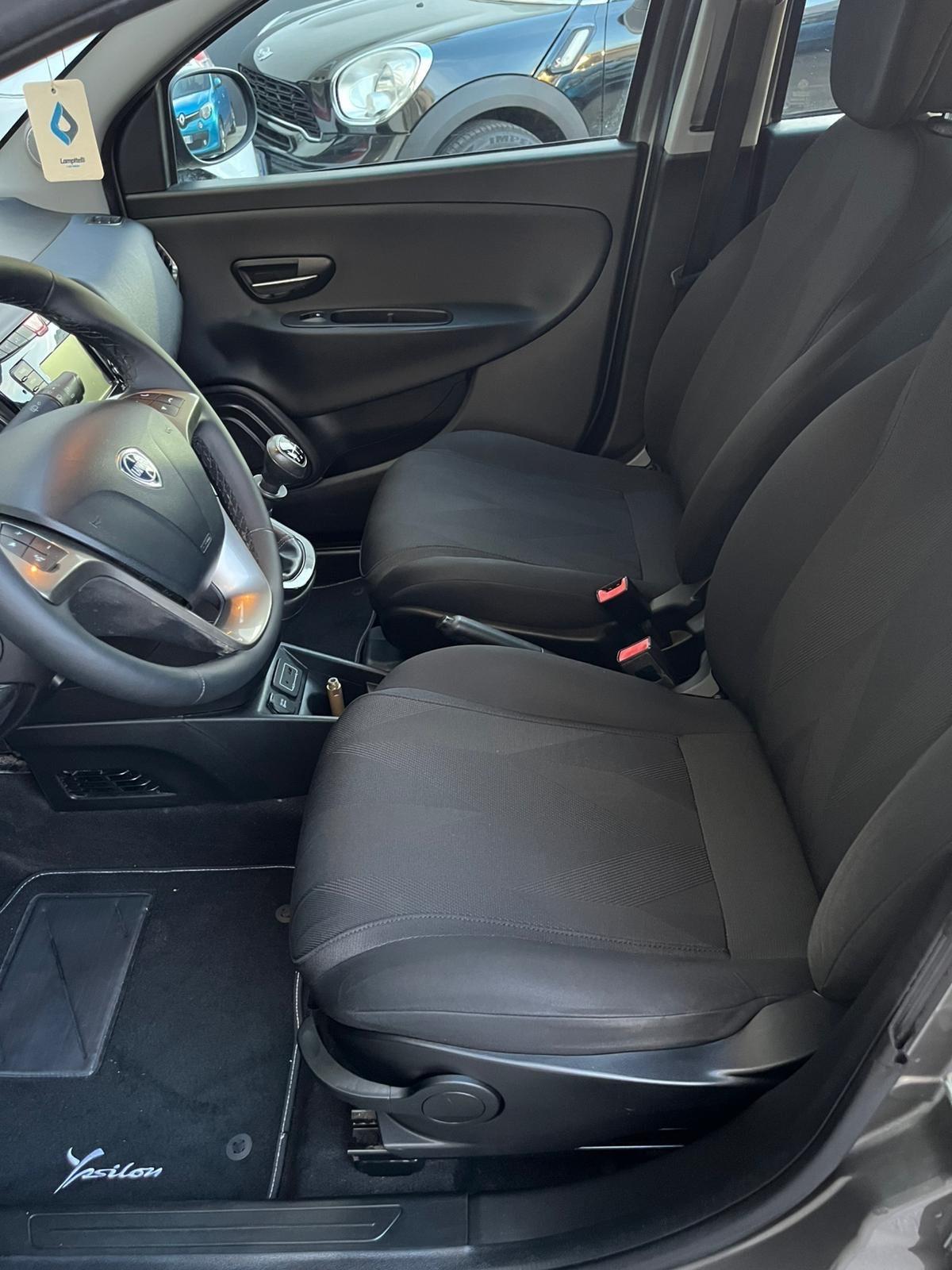 Lancia Ypsilon 1.2 69 CV 5 porte GPL Ecochic Silver
