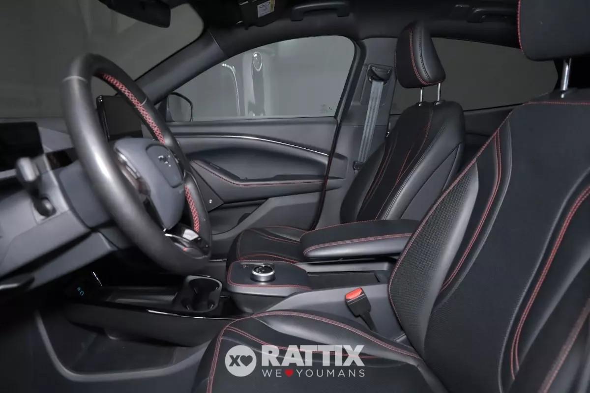 Ford Mustang Mach-E mot. elettrico 351CV Extended Range Auto AWD + tetto pan.