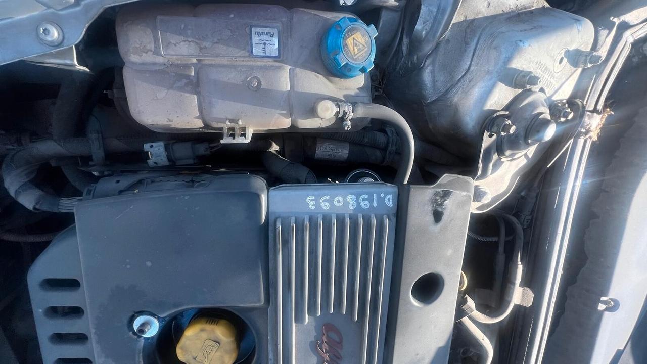 Alfa Romeo 147 1.9 JTD M-JET 16V 5 porte Prog.