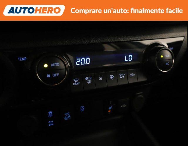 TOYOTA Hilux 2.8 D-4D A/T 4WD 48V 4 porte Double Cab Executive