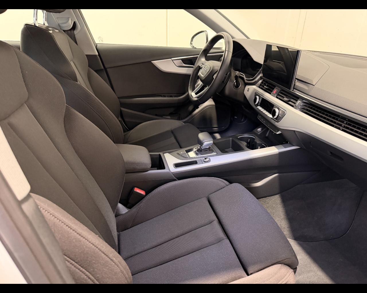 AUDI A4 30 TDI MHEV S-TRONIC S-LINE EDITION