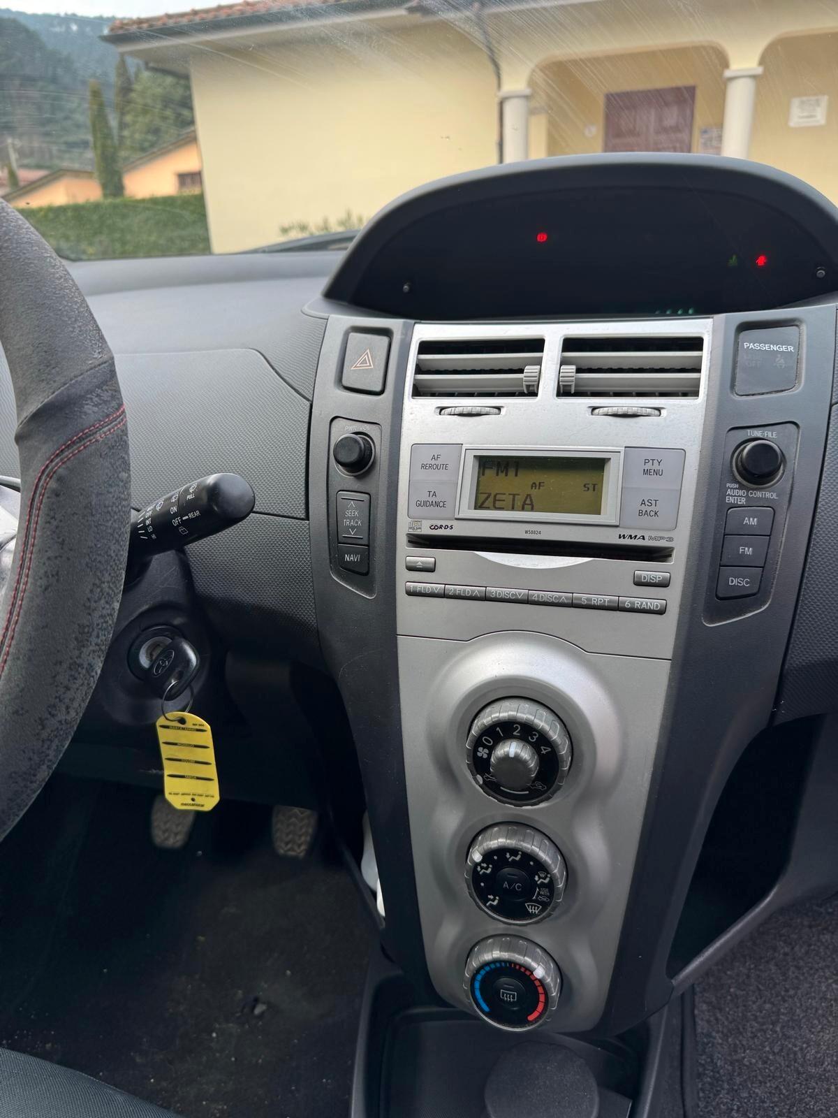 Toyota Yaris 1.0 5 porte Sol