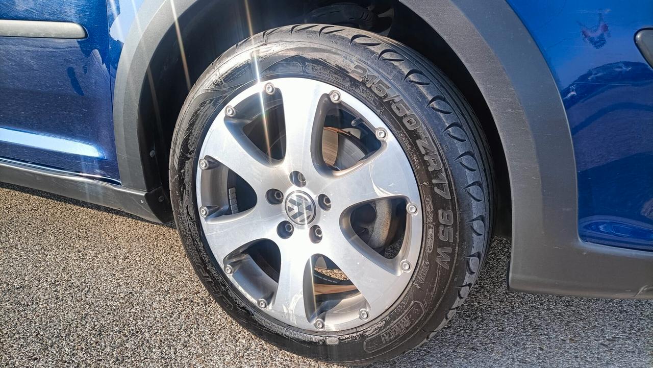 Volkswagen Touran Cross 1.9 TDI 105CV 7 POSTI e GANCIO