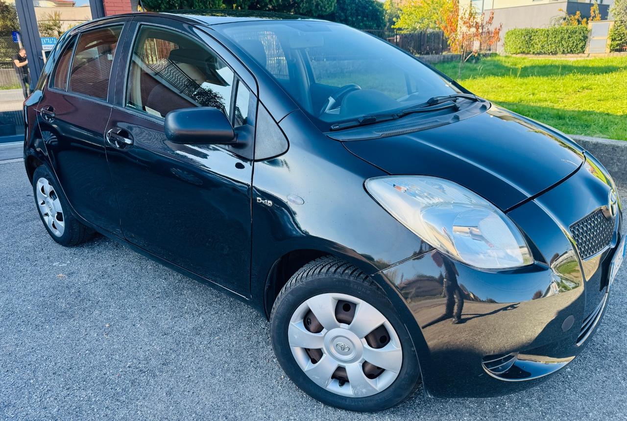 Toyota Yaris 1.3 5 porte Navi
