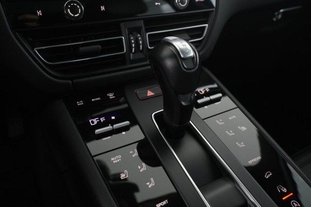 PORSCHE Macan Macan 2.0