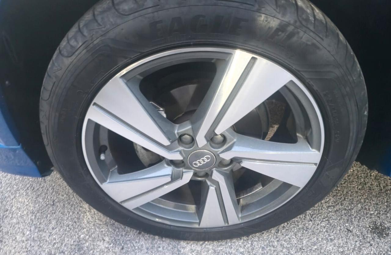 Audi Q2 30 TDI S line Edition