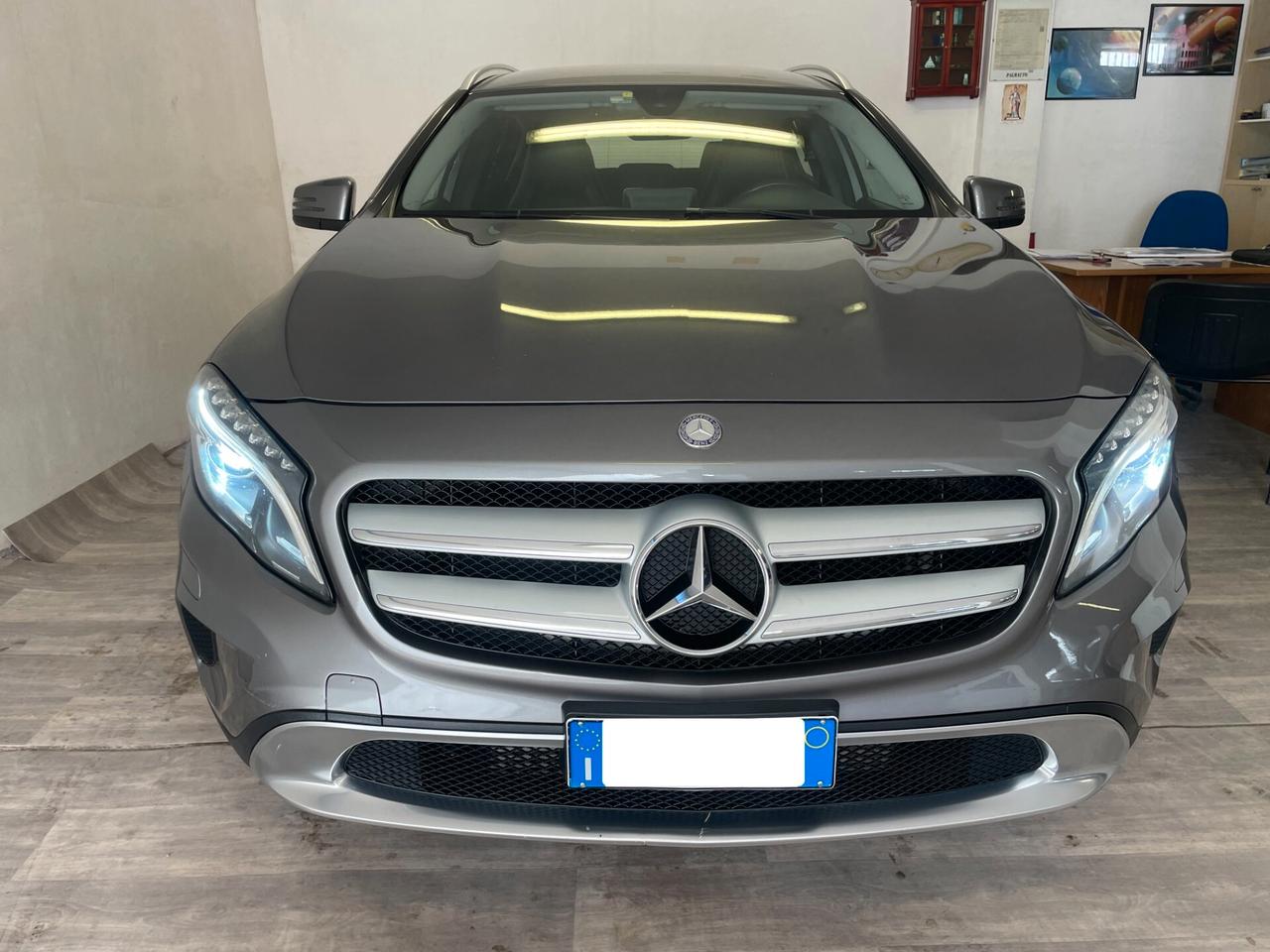 Mercedes-benz GLA 200 136 CV Automatica Premium FULL OPTIONAL NEOPATENTATI