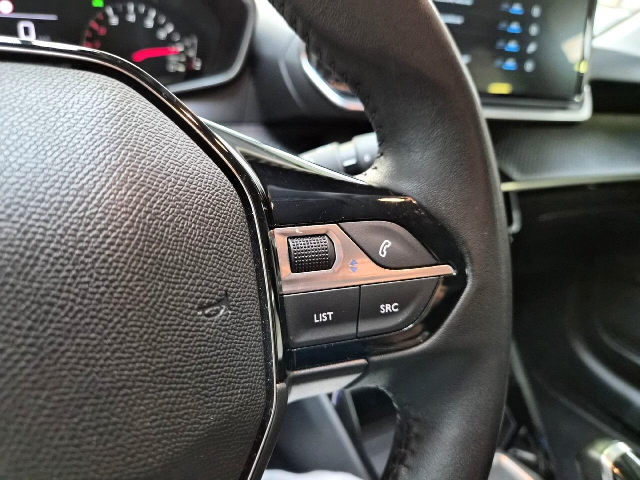 Peugeot 208 1.2 Allure - 2024