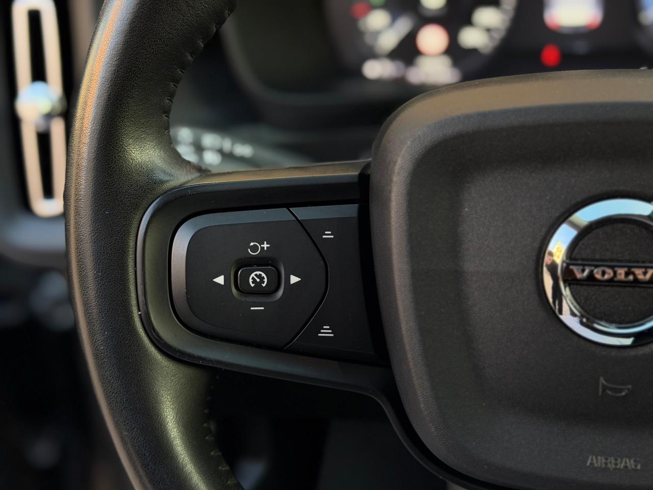 Volvo XC40 D3 R-design 2.0 150 Cv AUTOMATIC LED PELLE