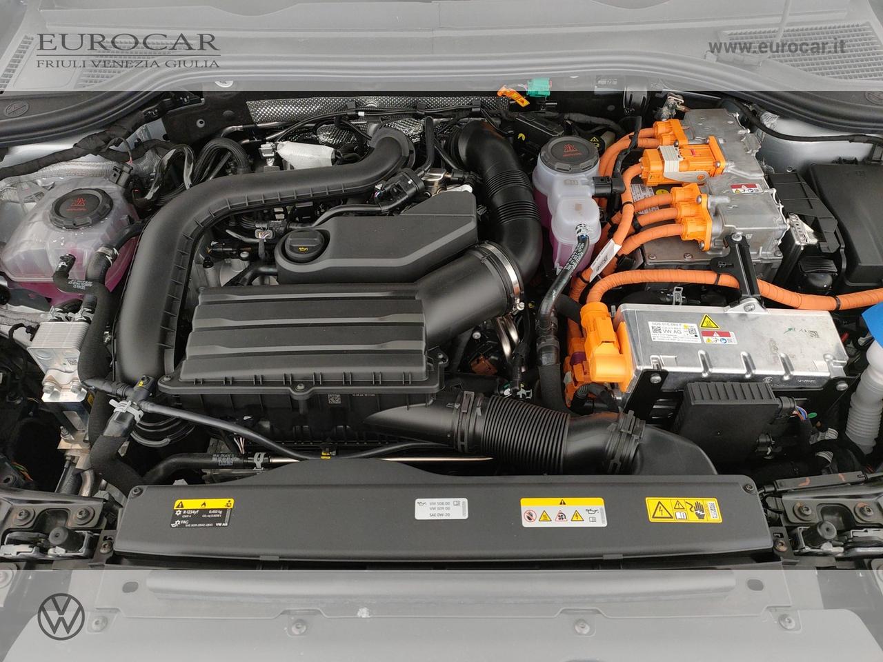 Volkswagen Passat 1.5 tsi ehybrid business 204cv dsg
