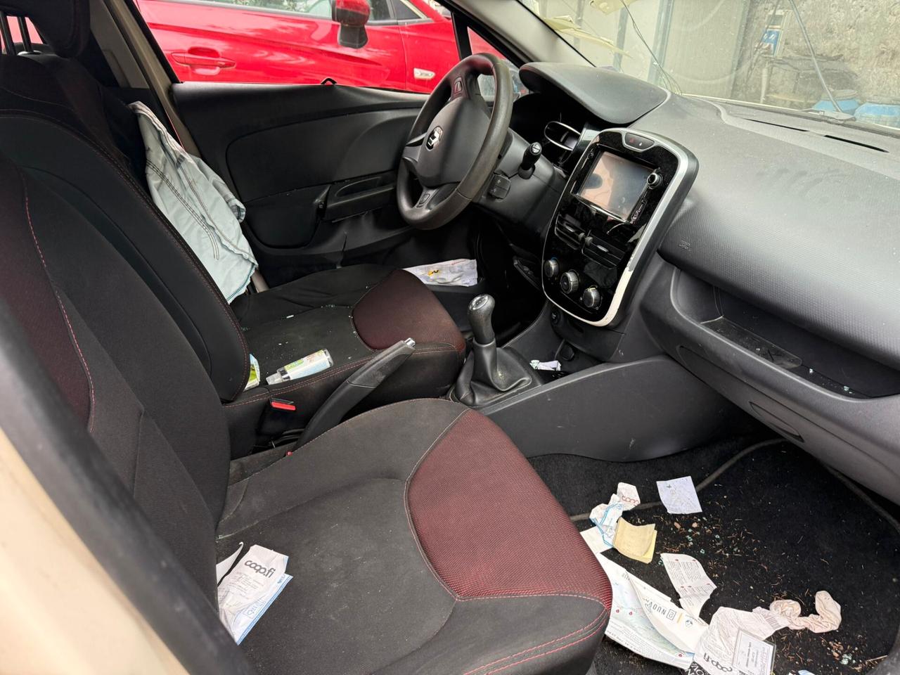 Renault Clio 1.5 Dci Incidentata