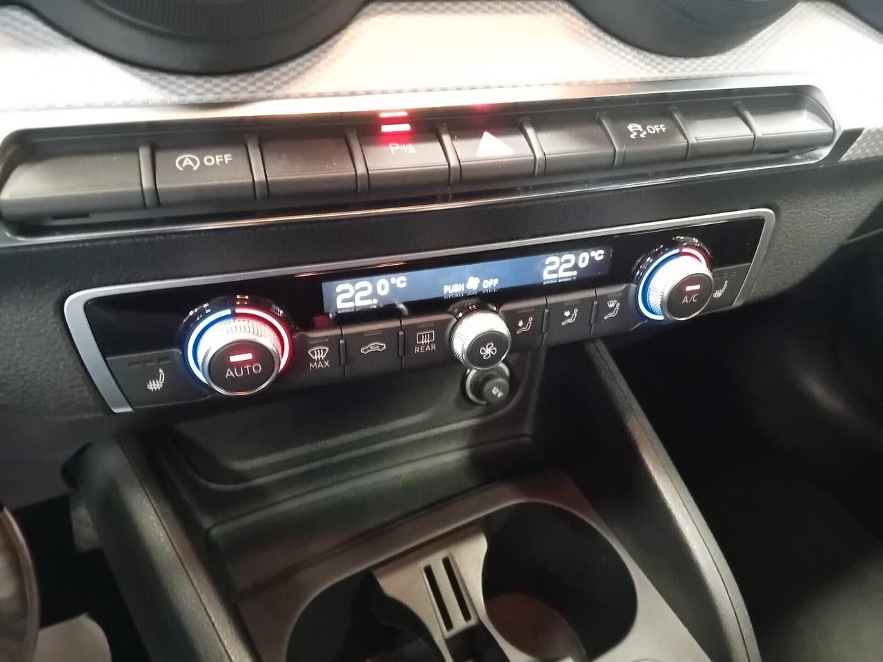 Audi Q2 30 TFSI Business Advanced Prestige