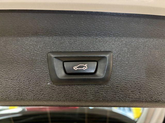 BMW X1 sDrive18i xLine TETTO PANO APRIBILE - OK NEOPATENT