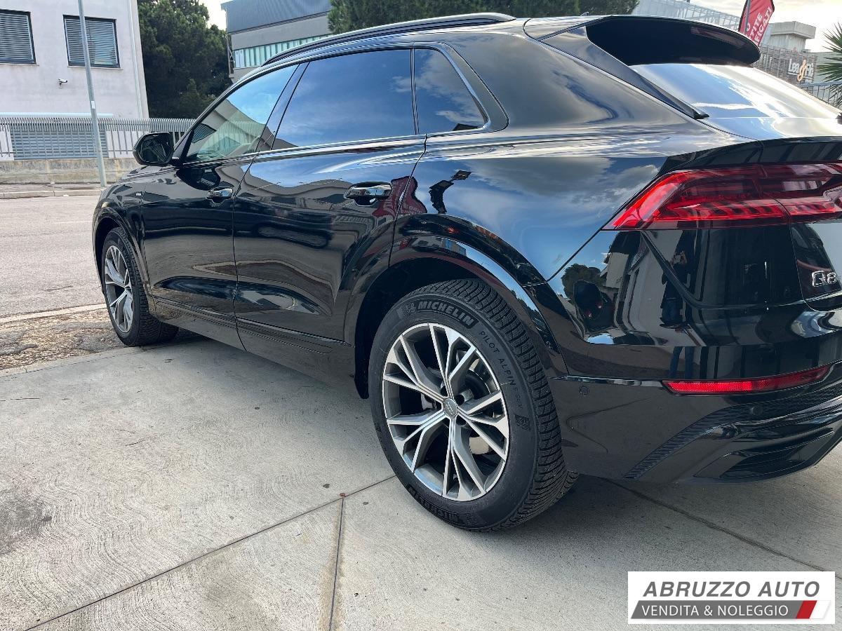AUDI Q8 50 TDI 286 CV quattro tiptronic Sport Tetto+Gancio
