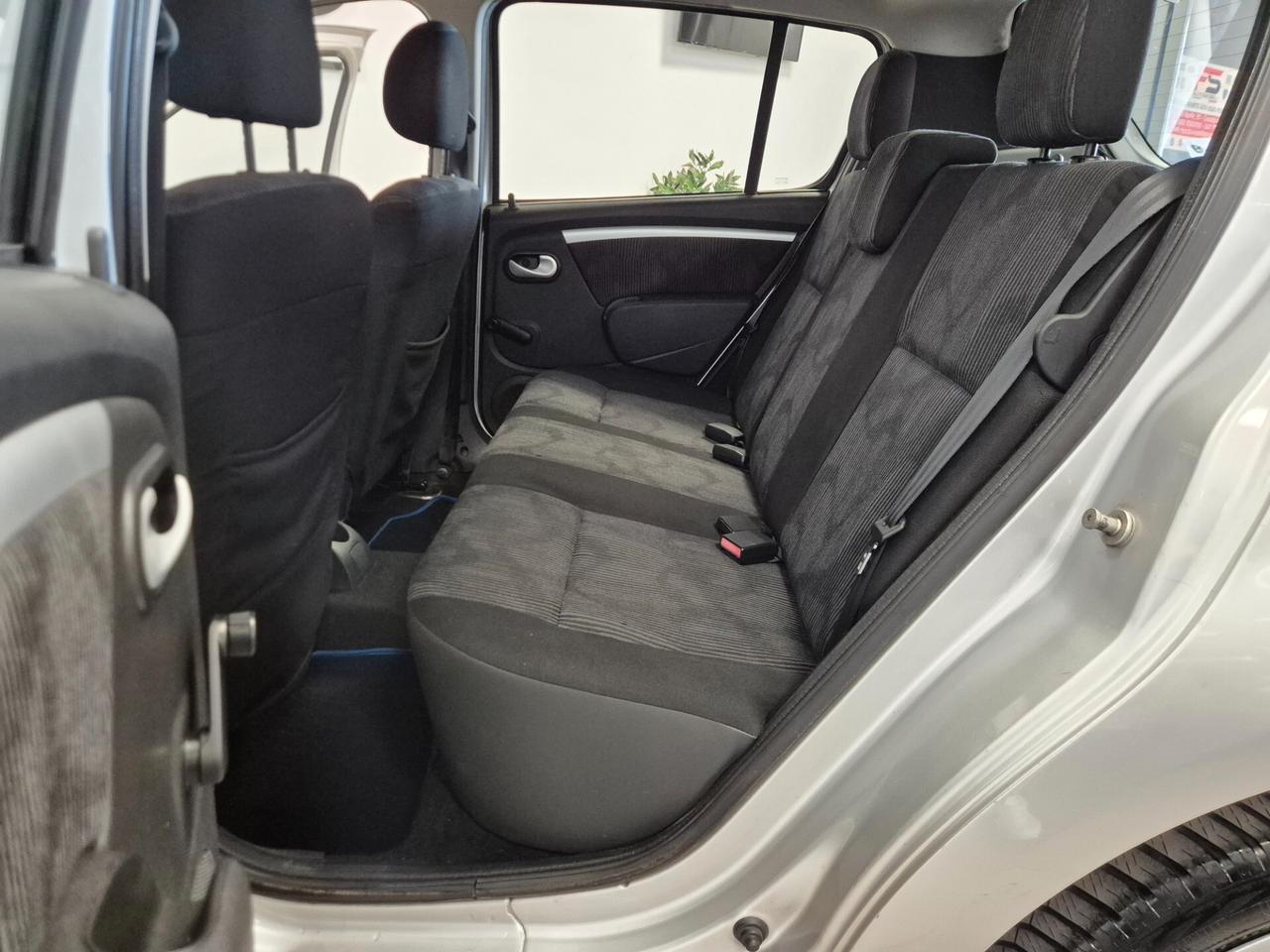 Dacia Sandero 1.2 16V Lauréate