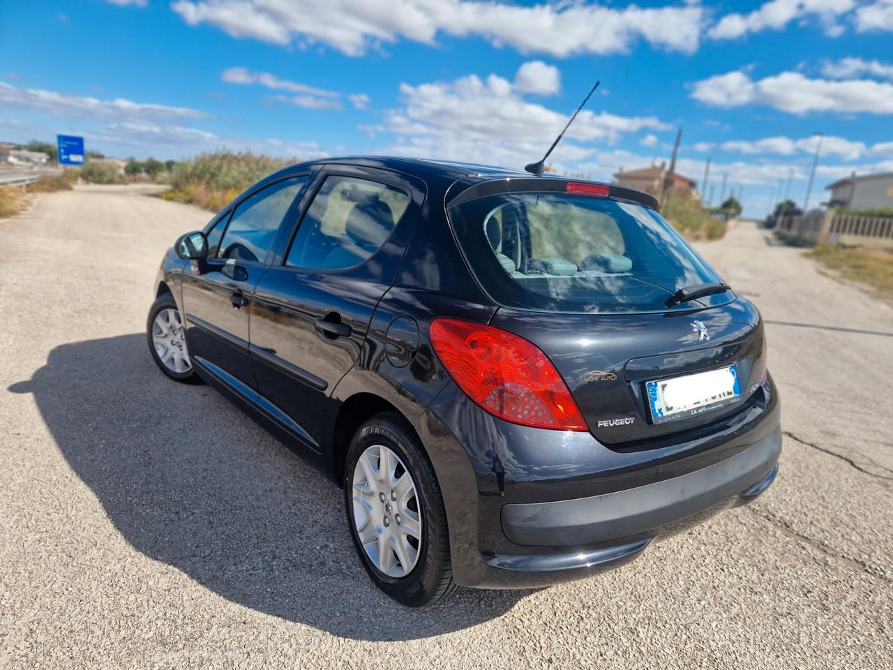 Peugeot 207 1.4 HDi 70CV 5p. X Line