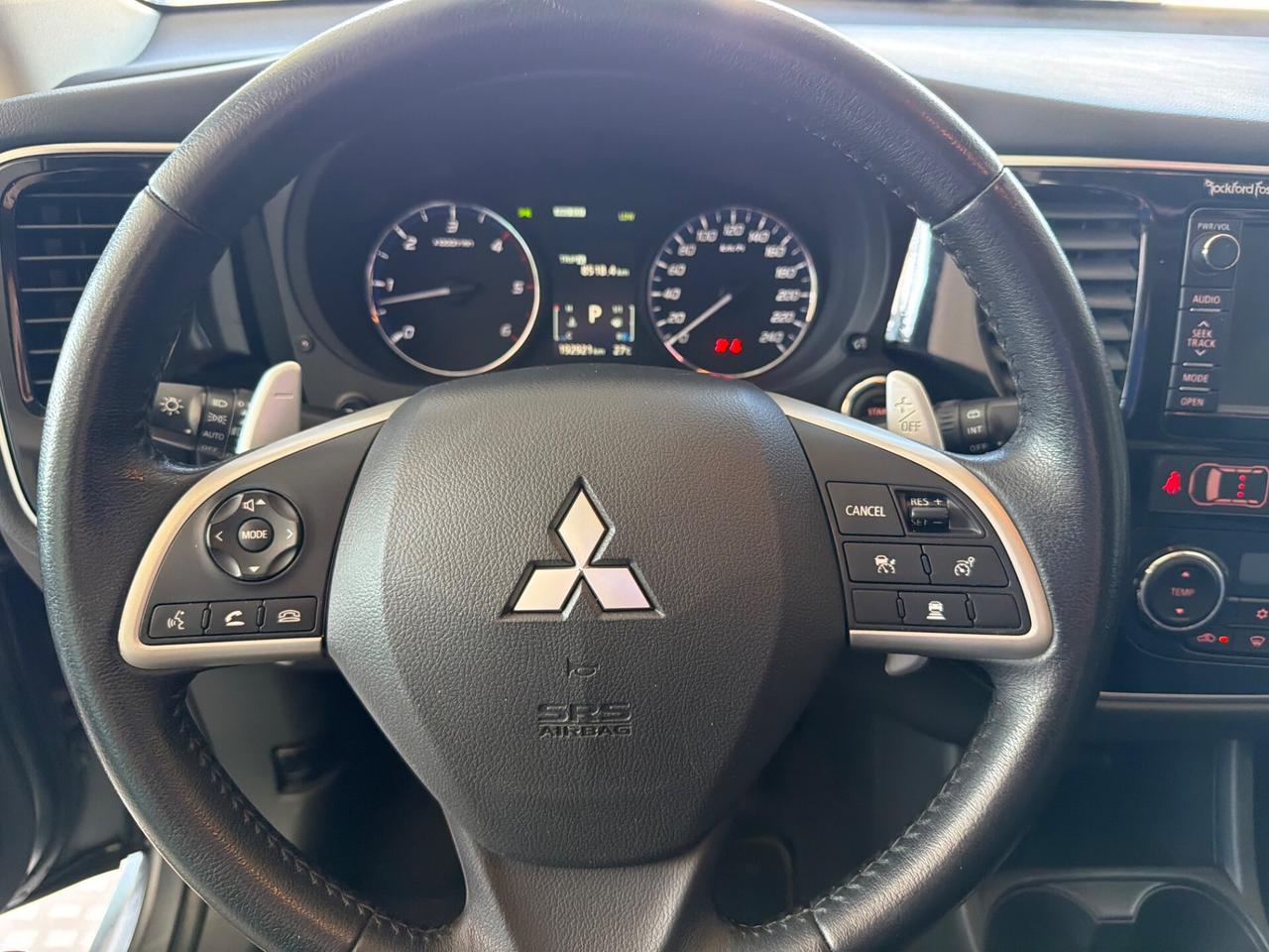 Mitsubishi Outlander 2.2 DI-D 4WD Instyle 7p. Con Tetto apribile