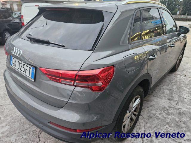 AUDI Q3 45 TFSI quattro S tronic Business sport