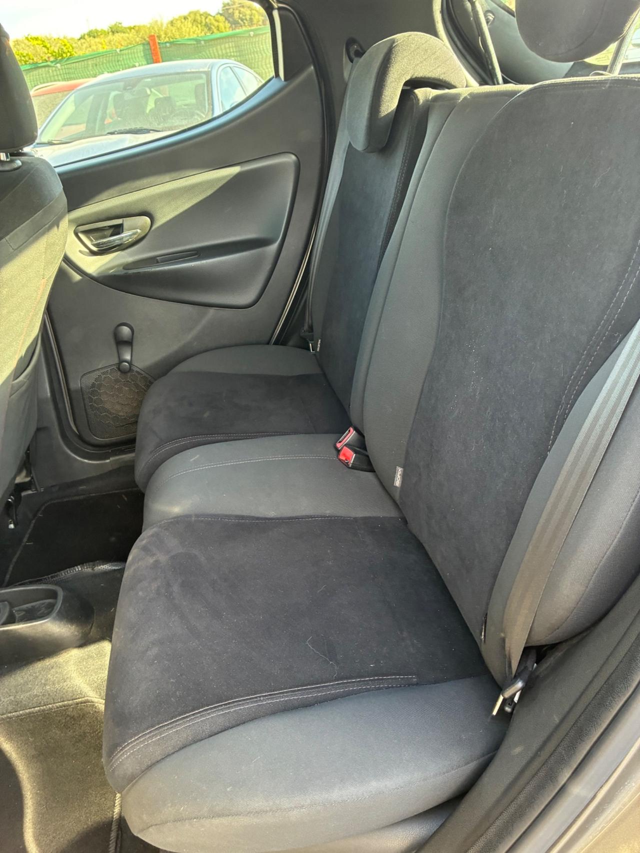 Lancia Ypsilon 1.2 69 CV Platinum
