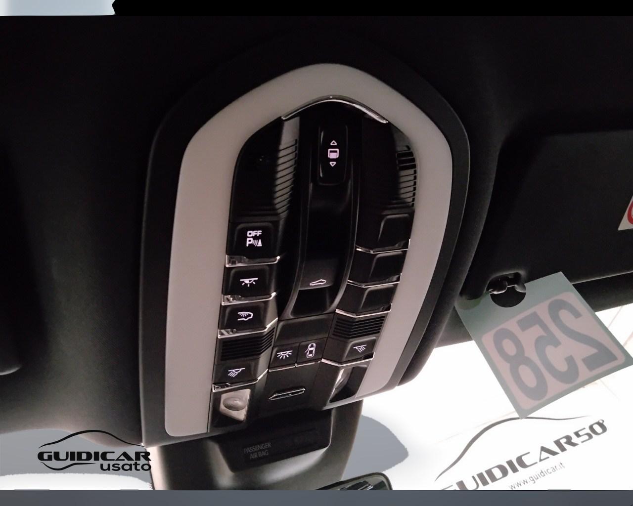 PORSCHE Macan I 2019 - Macan 2.0 245cv pdk