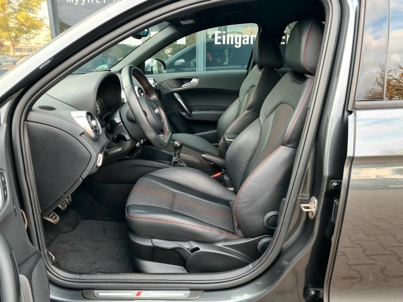 Audi A1 S1 SPB 2.0 TFSI quattro-NAVI