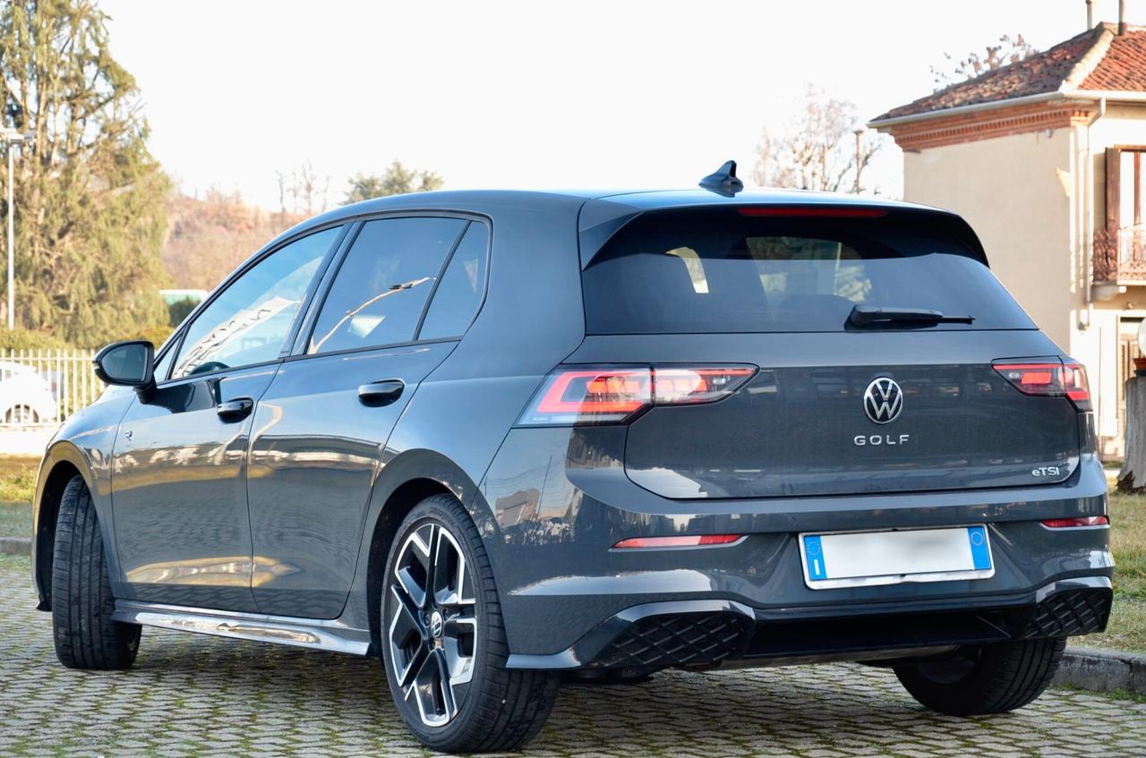 VOLKSWAGEN GOLF 1.5 ETSI R-LINE PLUS 150cv DSG, PARI AL NUOVO, GARANZIA VW, UNICOPROPRIETARIO, UFF ITALIANA, MATRIX, APPLE ANDROID, 18", PERMUTE