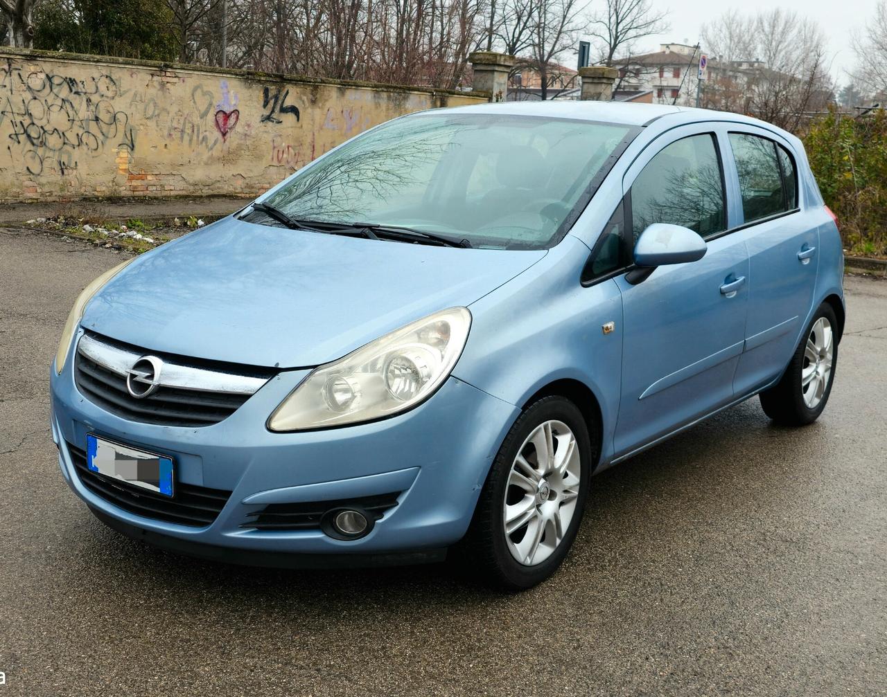 Opel corsa ok neopatentati garantita 12 mesi