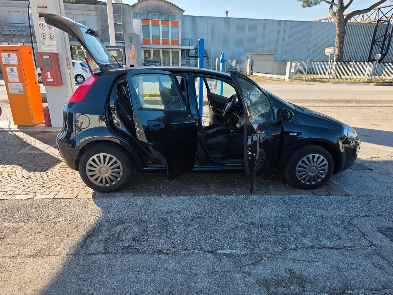Fiat Punto 1.3 MJT II 75 CV 3 porte Lounge con 238.000km