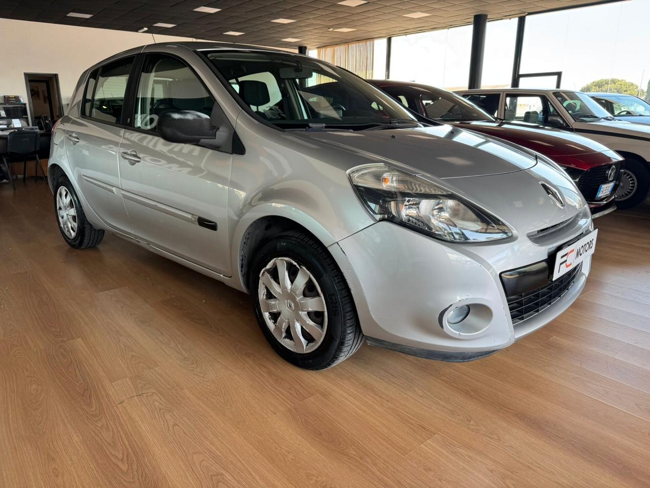 Renault Clio 1.2 16V 5 porte NEOPATENTATI